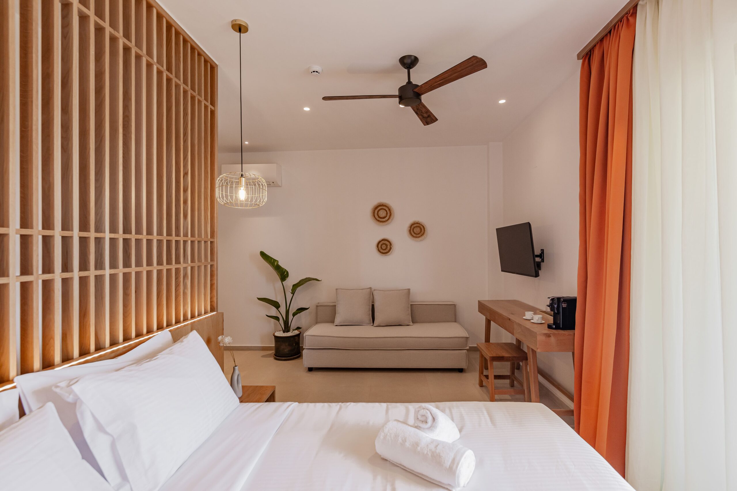 Enjoy a memorable Kissamos getaway with luxurious suites and beautiful surroundings.