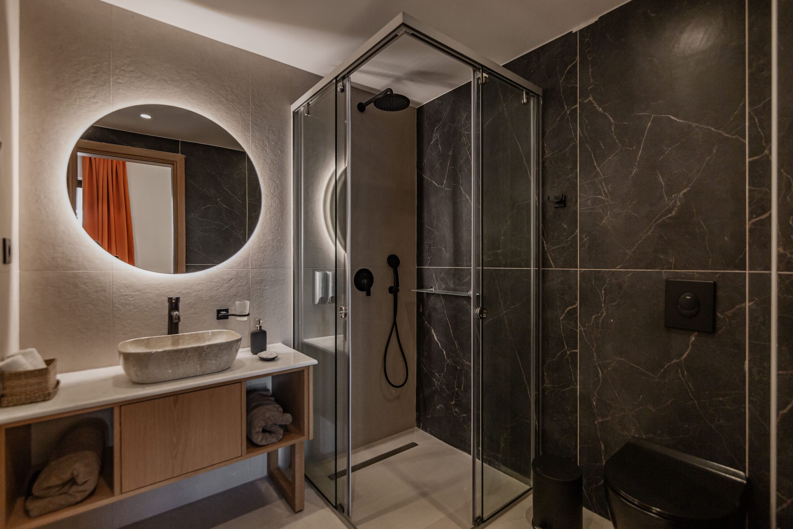 ell-designed interior with relaxing ambiance and functional layout